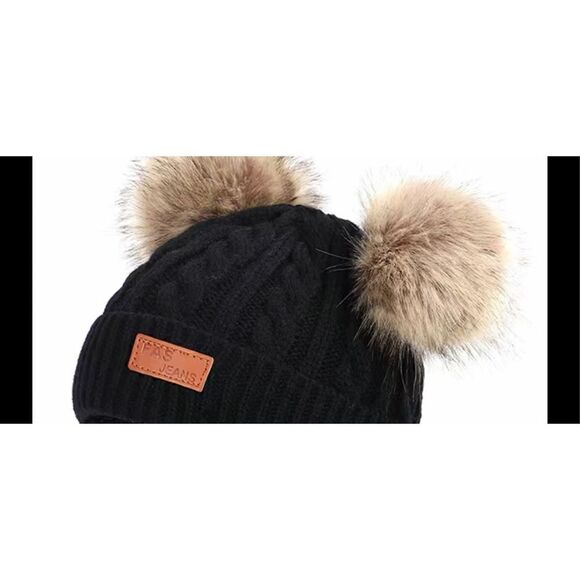 Knitted double ball, faux raccoon for winter hat - Picture 3 of 8